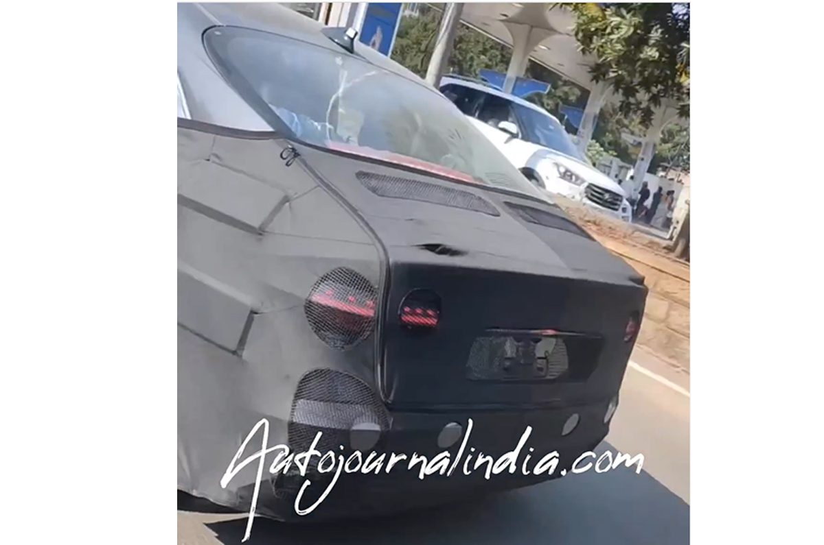 Next-gen Hyundai Verna spied rear quarter 